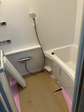 新しい浴室の搬入